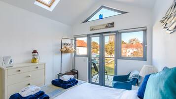 1 bedroom, individually decorated, individually furnished