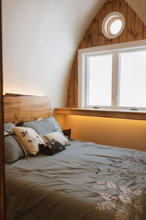 2 bedrooms, desk, free WiFi, bed sheets