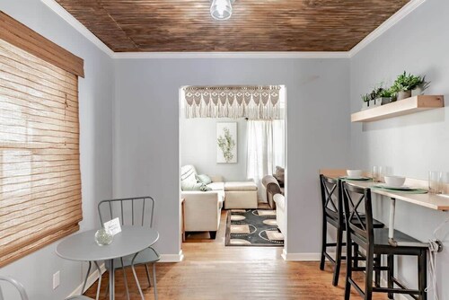 Midtown Cottage, Great Location! Mellow at Morgan