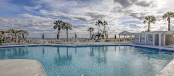 STUNNING 5BR LUXURY VILLA ACROSS FROM COLIGNY BEACH & PLAZA HILTON HEAD