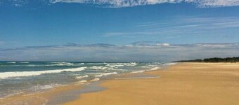 Stone slate house with balcony 180m from the beach