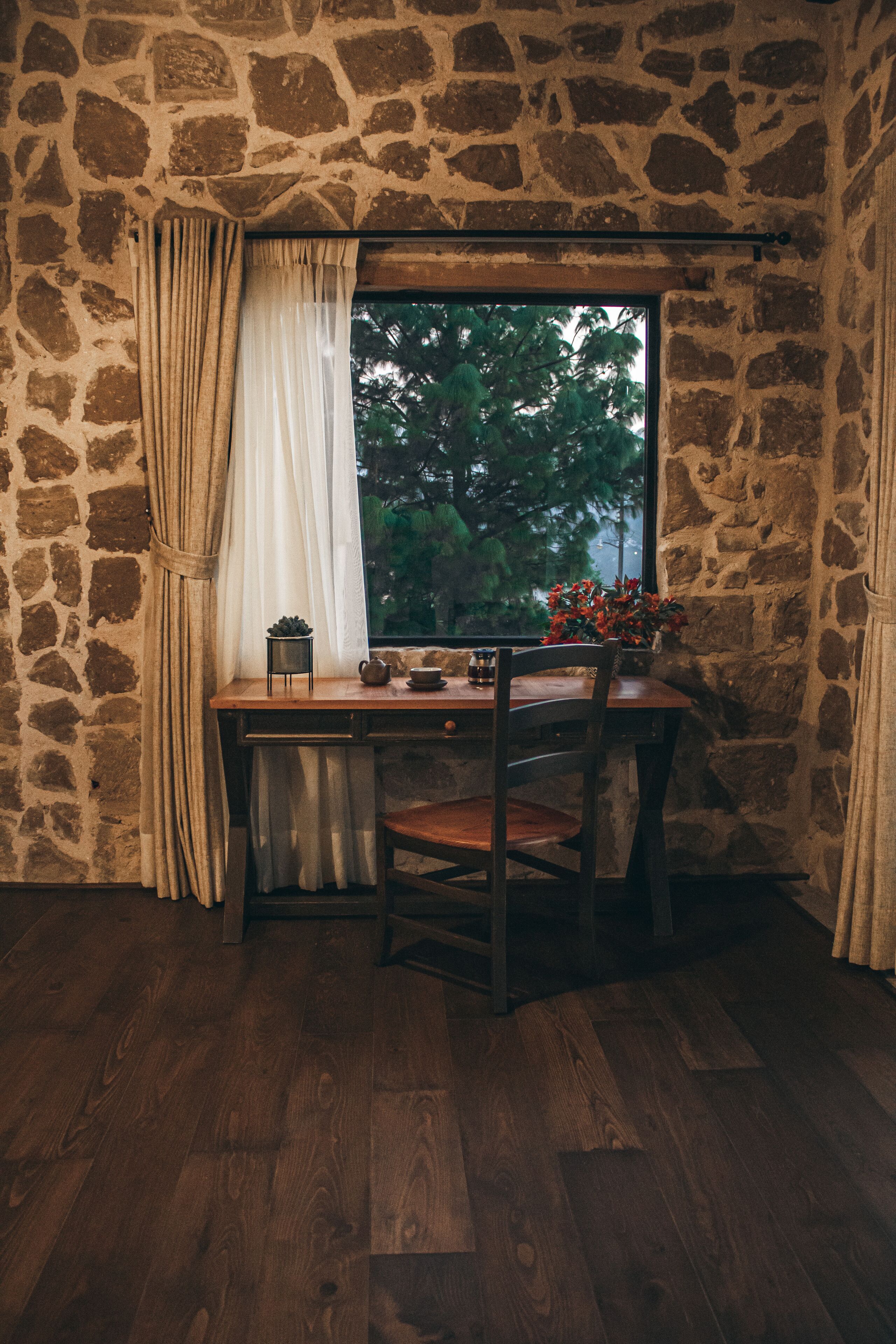 studio suite | premium bedding, down duvets, desk, laptop workspace