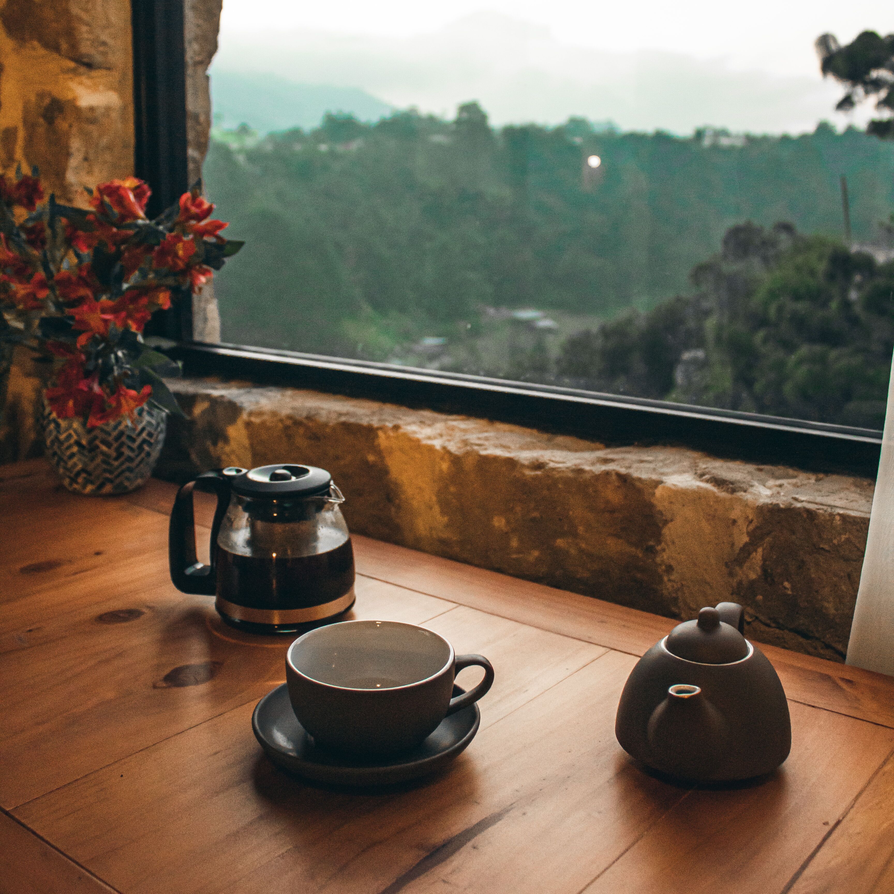 studio suite | premium bedding, down duvets, desk, laptop workspace