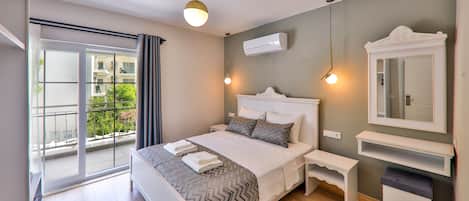 Caja de seguridad en la habitación y cortinas blackout