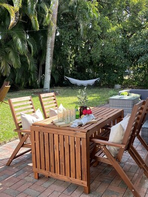 Outdoor dining