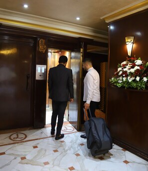 Quầy tiếp tân