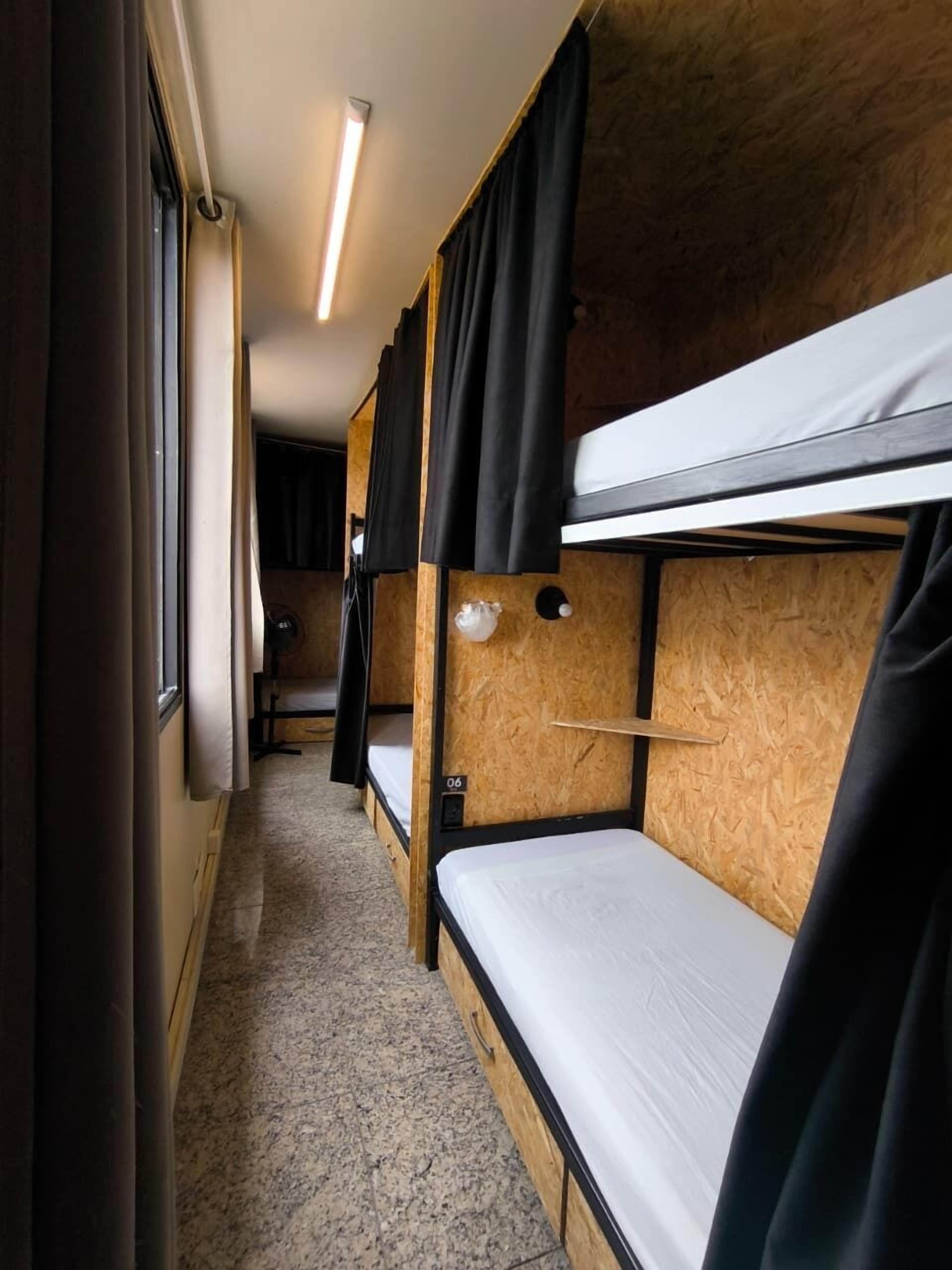 ROOM 7 - MIXED SHARED