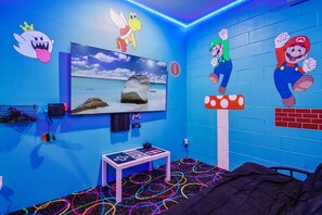 5 bedrooms, travel cot, free WiFi, bed sheets