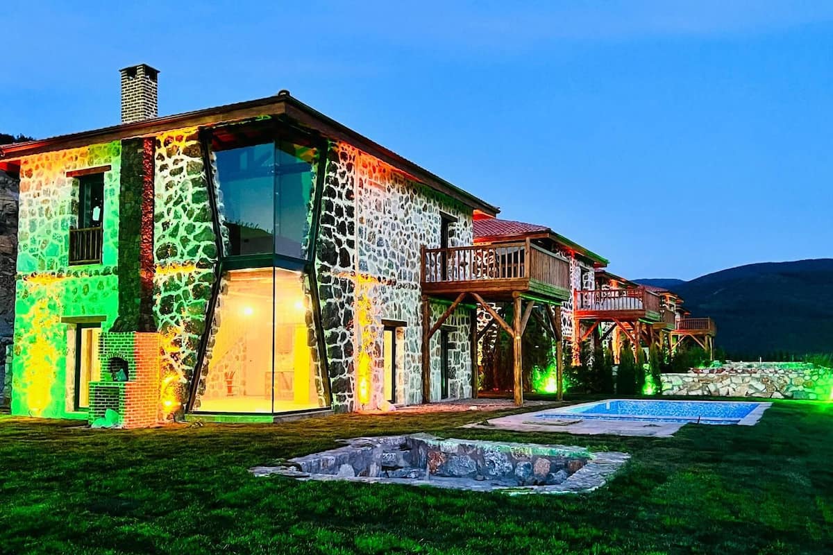 Luxury Villa, Lake View | Egyptian cotton sheets, premium bedding, down comforters