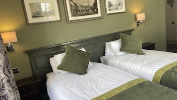 Classic-herbergi | Skrifborð, straujárn/strauborð, þráðlaus nettenging