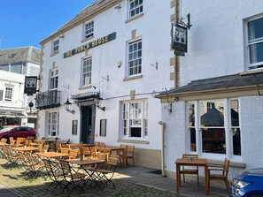 Terrace/patio - Punch House (Monmouth)