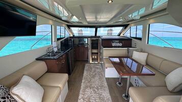 TV, table tennis, stereo