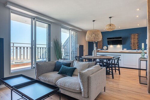 APPARTEMENT DUPLEX VUE MER SUR LE PORT D'ORANGE