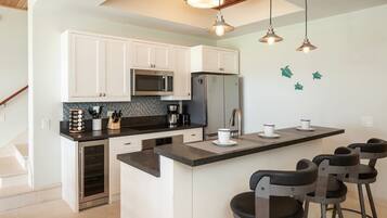 冰箱、微波炉、烤箱、炉灶