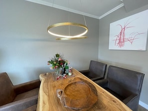 Superior-Apartment, eigenes Bad | Restaurant