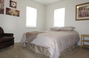 3 makuuhuonetta, vauvan matkasänky, ilmainen Wi-Fi, vuodevaatteet