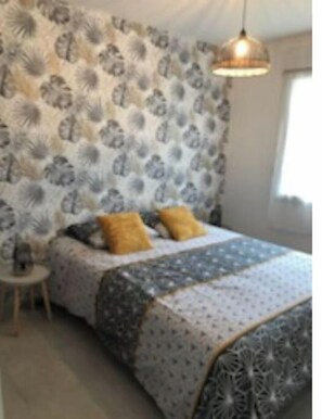 3 chambres, fer et planche à repasser, Wi-Fi gratuit, draps fournis