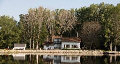Oconto River House