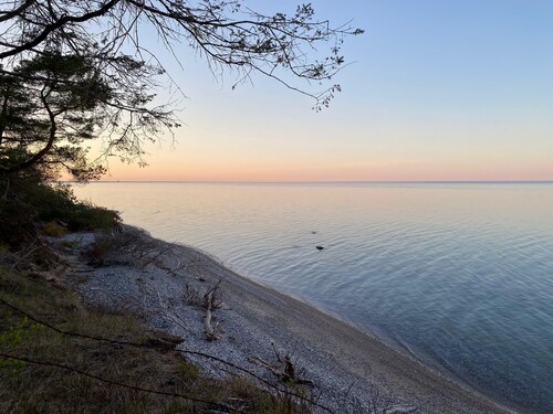 Peaceful Cottage on Lake Michigan