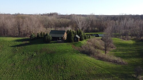 Countryside Cabin on 40 Private Acres Along Johnson Creek