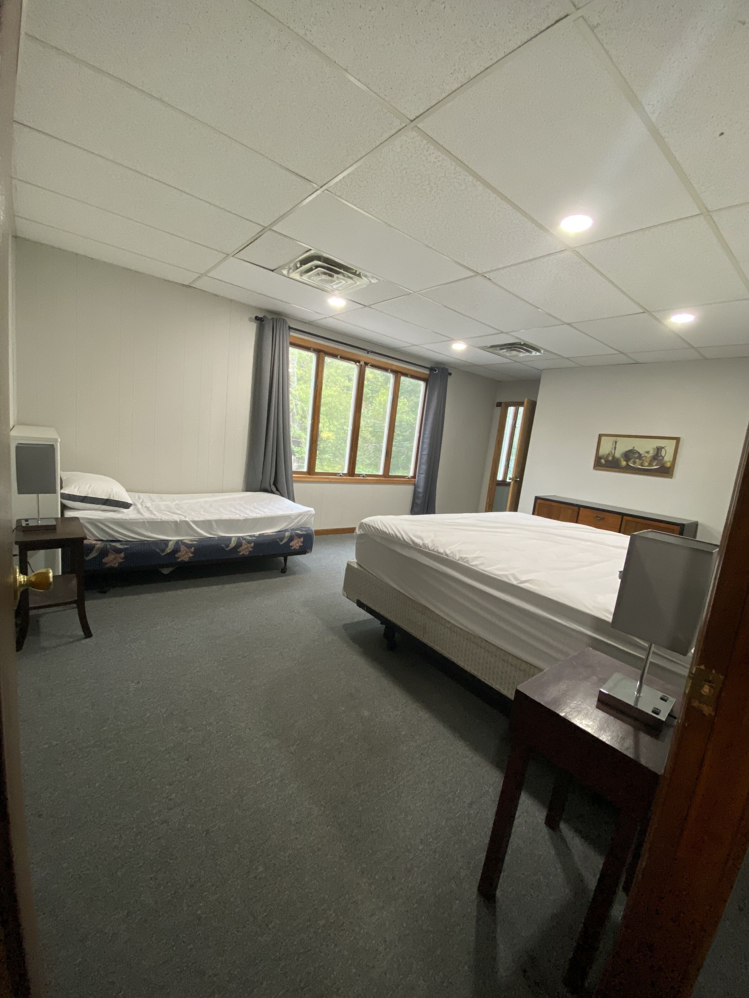 4 quartos, Wi-Fi de cortesia, roupa de cama