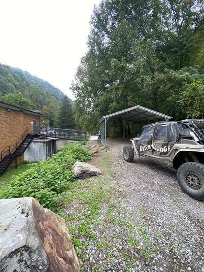 Outlaw Lodge (McCoy Floor 2nd)ATV,SXS, MX Offroad lodging