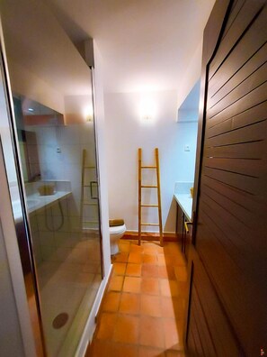 Shower, towels, soap, shampoo - A little piece of sunshine in Paradise (La Trinité)