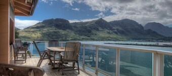 OCEANFRONT-VIEW HOME IDEAL LOCATION FULLY EQUIPPED