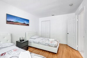 3 bedrooms, WiFi, bed sheets, wheelchair access