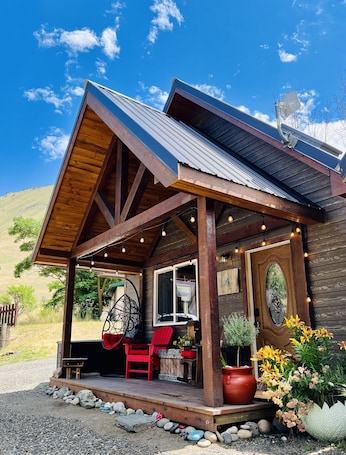 Exterior. Riggins Riverview Retreat, Triple R Cabin #4