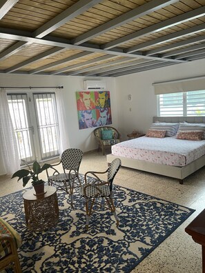 4 bedrooms, desk, iron/ironing board, travel cot