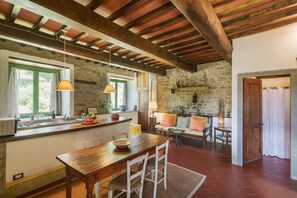 Interior - Romantic apartment in villa with swimming pool in Chianti Rufina (Londa)