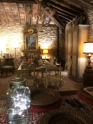 Dining - Romantic apartment in villa with swimming pool in Chianti Rufina (Londa)