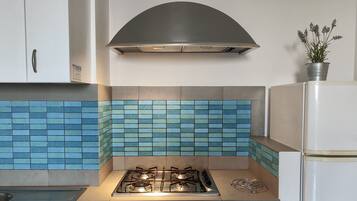 Kühlschrank, Kochgeschirr/Geschirr/Besteck