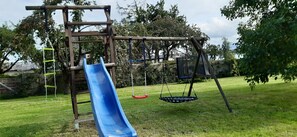 Children’s area - Vacation apartment in the Moselle valley, near the Middle Moselle (Raversbeuren)