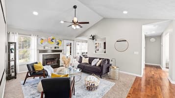 Een smart-tv en een open haard