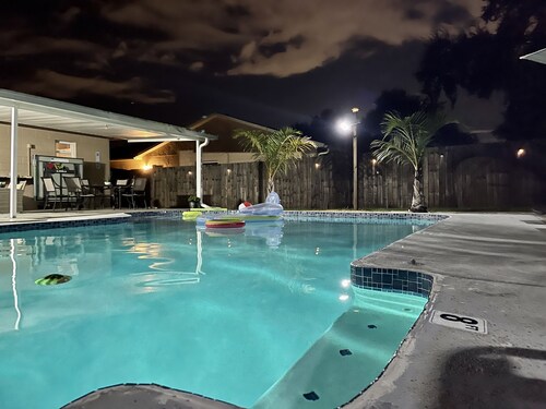 Beautiful Vacation Home With PRIVATE POOL In Orlando