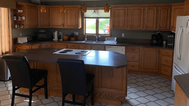 Private kitchen - Luxury 3-Bedroom Home Next to Snowmobile Trails (Caribou)