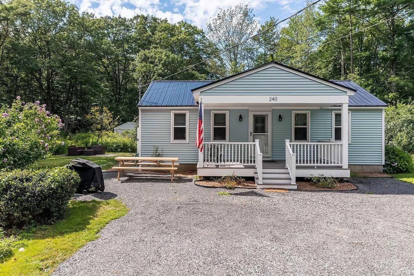 Relaxing getaway, Walking distance to Long Sands Beach!