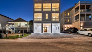 Exterior - Beach Service thru October! Short Stroll to Beach! Luxe Pool & Backyard, Spacious King Suites! (Miramar Beach)