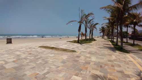 House 50 meters from the beach - Balneário Flórida - PG