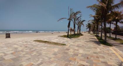 House 50 meters from the beach - Balneário Flórida - PG