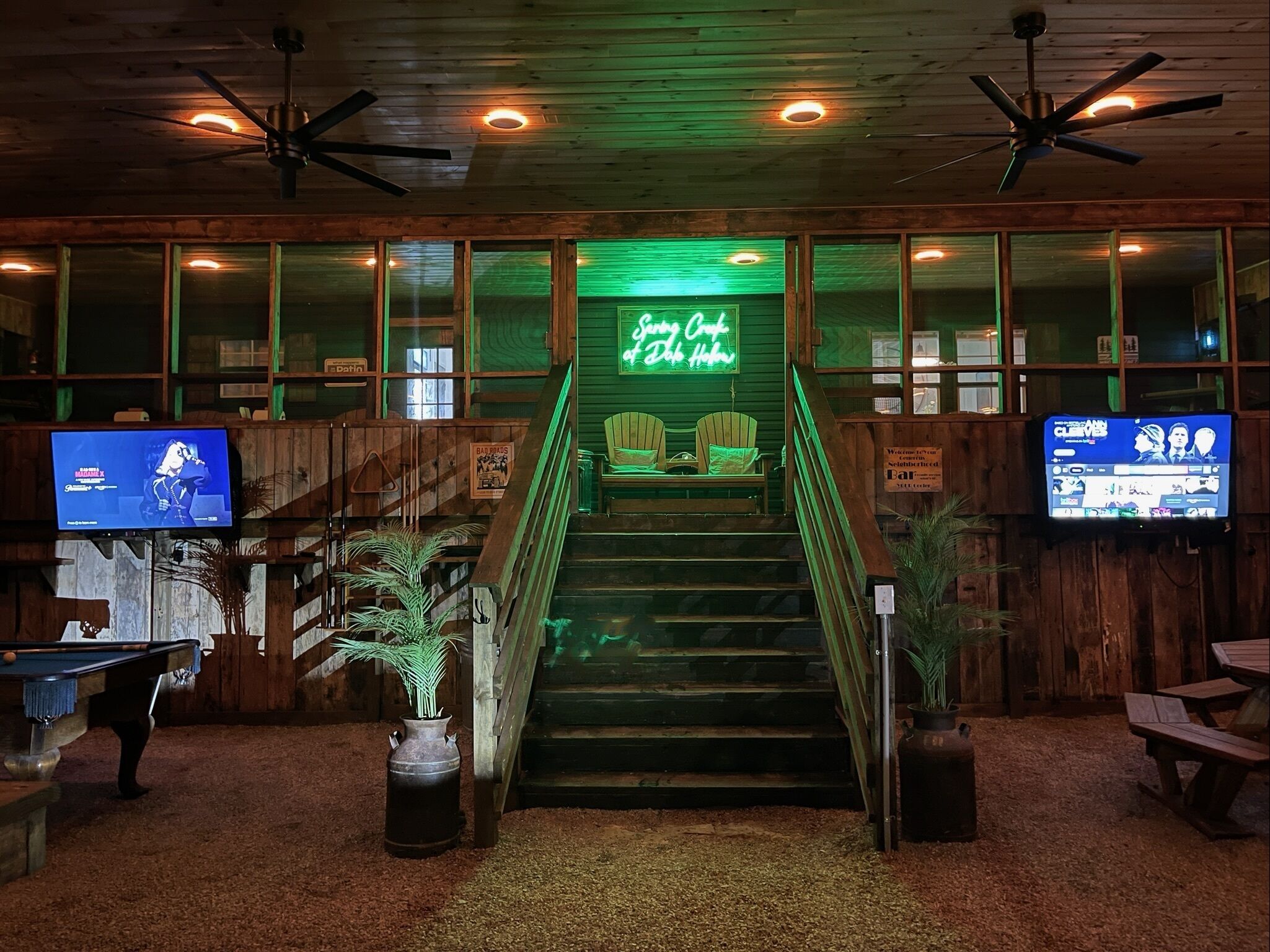 **Beautiful Creekside Retreat! minutes from Dale Hollow Lake