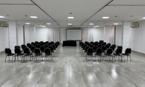 Business centre - Favorita Golden Hotel e Eventos (Sao Jose)
