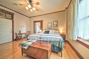 1 habitación, escritorio, tabla de planchar con plancha y wifi