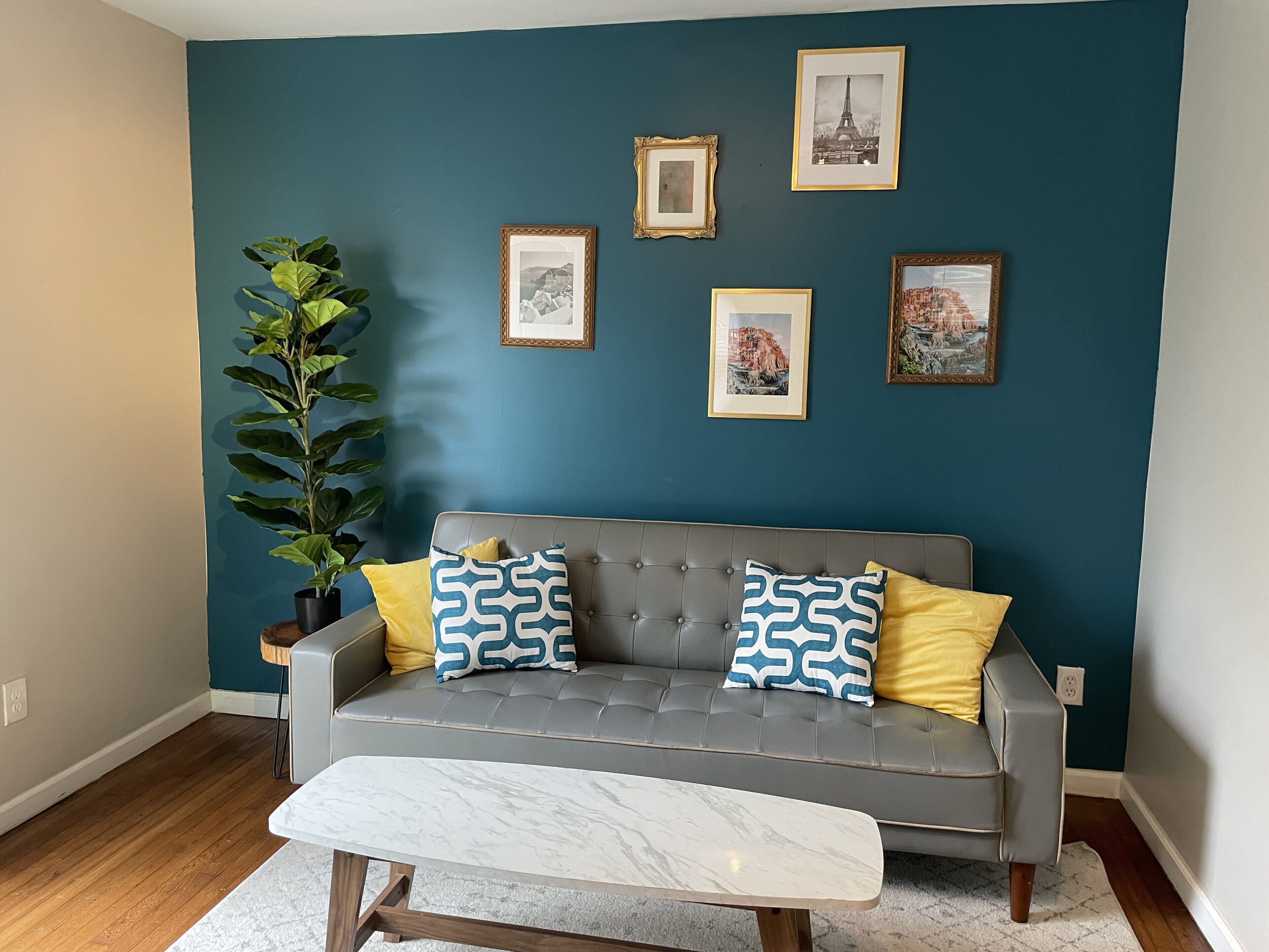 Charming Oasis in Popular Neighborhood. Walk to Zoo Atlanta! TVs in bedrooms.