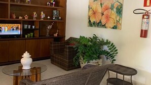 Ảnh chưa phân loại, 2 trong số 28 ảnh, nút