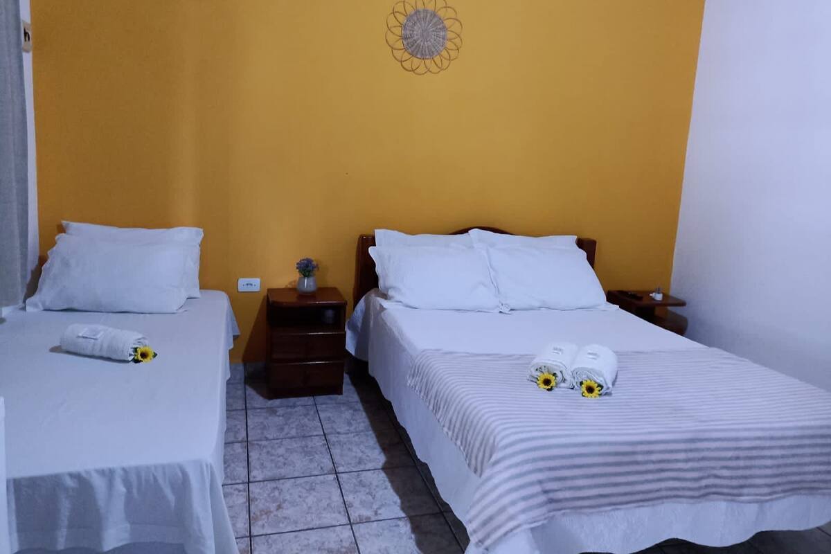 Traditional Triple Room | Iron/ironing board, free WiFi