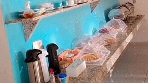 Ảnh chưa phân loại, 4 trong số 28 ảnh, nút