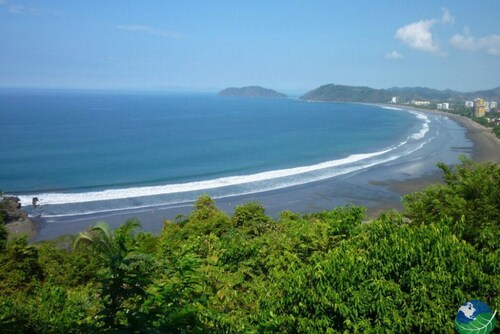 Herradura, beach house fully equipped with air conditioning, 6 people.